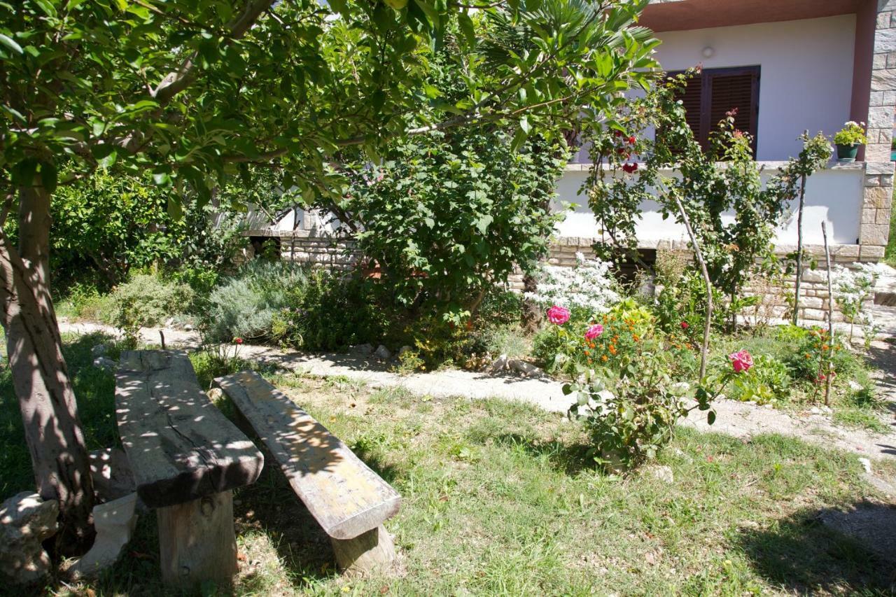 Apartments Slavica Раб Екстер'єр фото