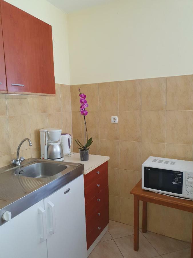 Apartments Slavica Раб Екстер'єр фото