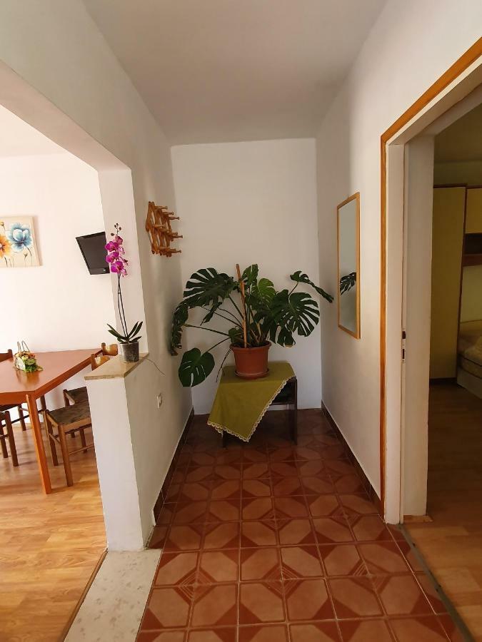 Apartments Slavica Раб Екстер'єр фото