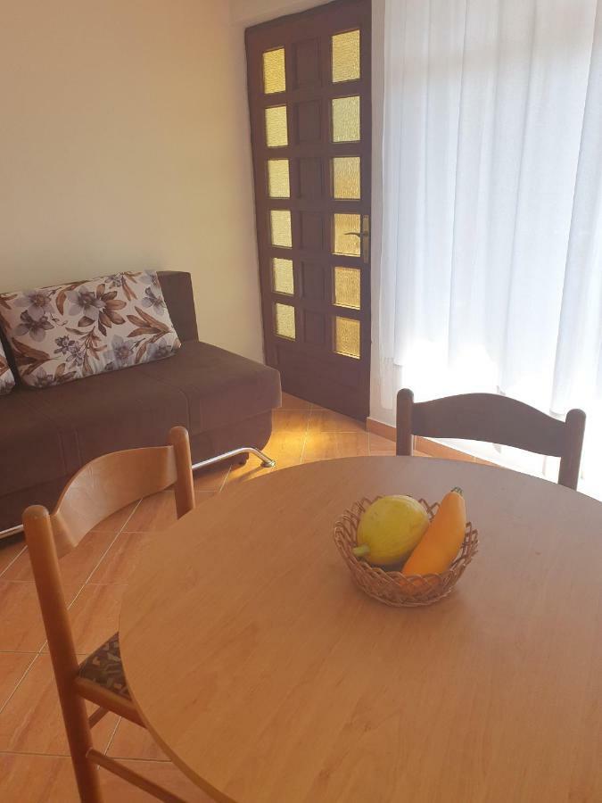 Apartments Slavica Раб Екстер'єр фото