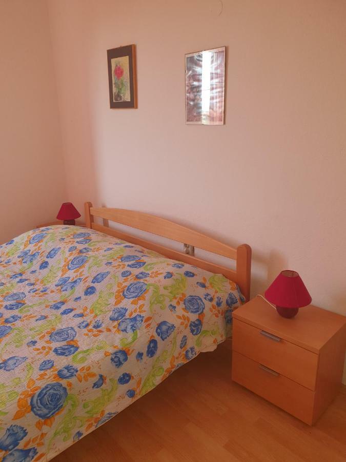 Apartments Slavica Раб Екстер'єр фото