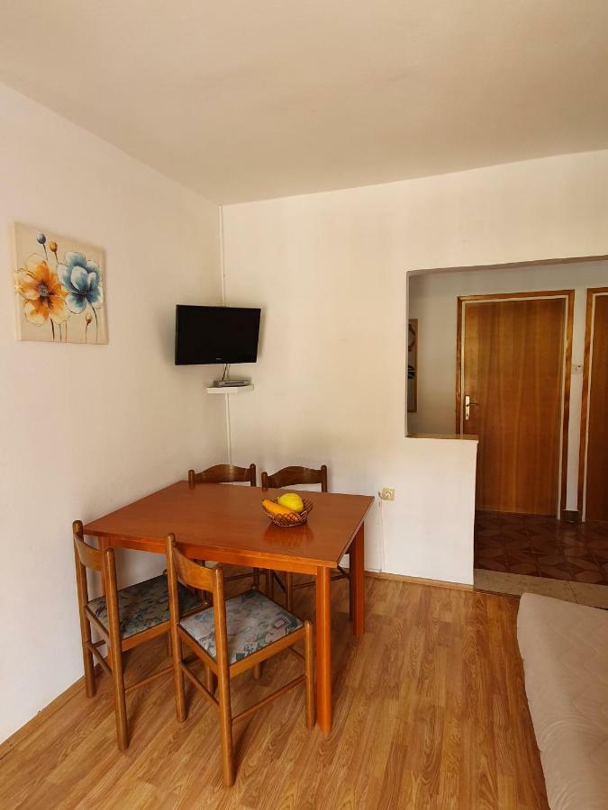 Apartments Slavica Раб Екстер'єр фото