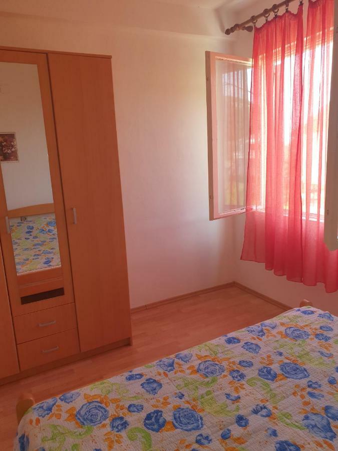 Apartments Slavica Раб Екстер'єр фото